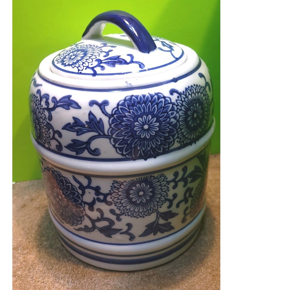 Blue and White Chinoiserie Floral Ceramic Ginger Jar with Lid and Handle 8 in - Picture 3 of 5